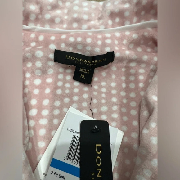 Donna Karen 
Sleepwear 
Size xl 
Blush pink with polka dots - Picture 4 of 5
